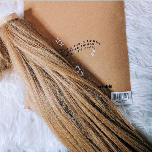 Insert Name Here INH Miya Ponytail Extension - Picture 2 of 2